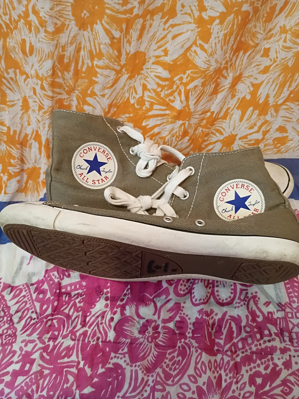 Converse Chuck Taylor All Star High Top Sneakers 7.5